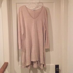 “Habitat” lightweight tunic. Beige. Long sleeve.